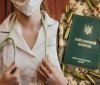 Кабмін виключив норму про працевлаштування жінок-медиків без військового квитка