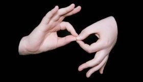 У Вінниці пропонують урок мови жестів