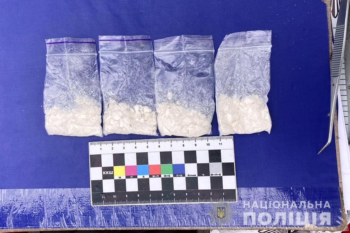 Викрито збувачів амфетаміну: вінницька поліція задокументувала наркозлочин 
