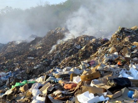 Внаслідок зсуву сміттєзвалища в Ефіопії загинуло 15 осіб