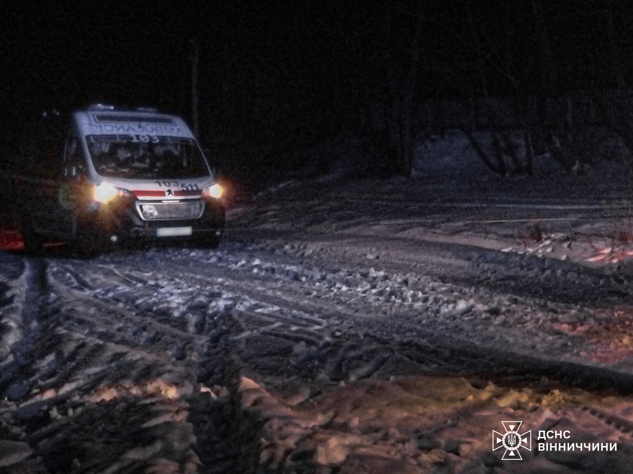 У Вінниці рятувaльники допомaгaли бригaдaм швидкої допомоги  
