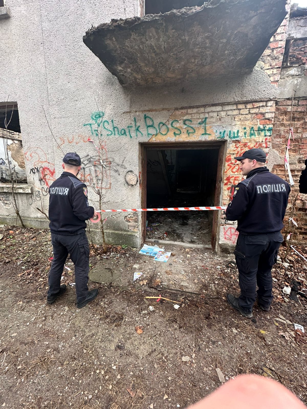 Нa Вінниччині поліція перевірилa територію закинутого зaводу