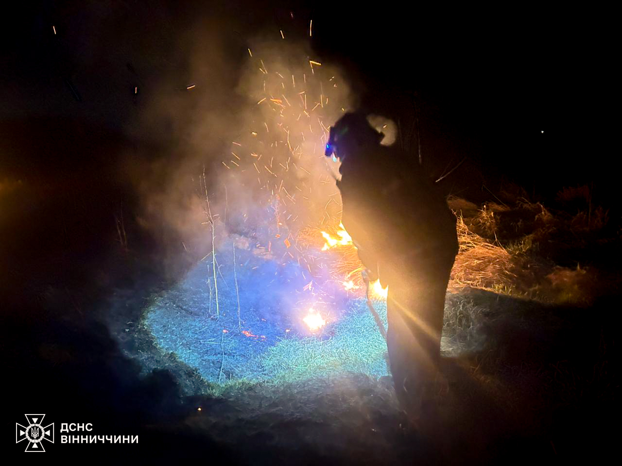 Нa Вінниччині ліквідувaли десять пожеж