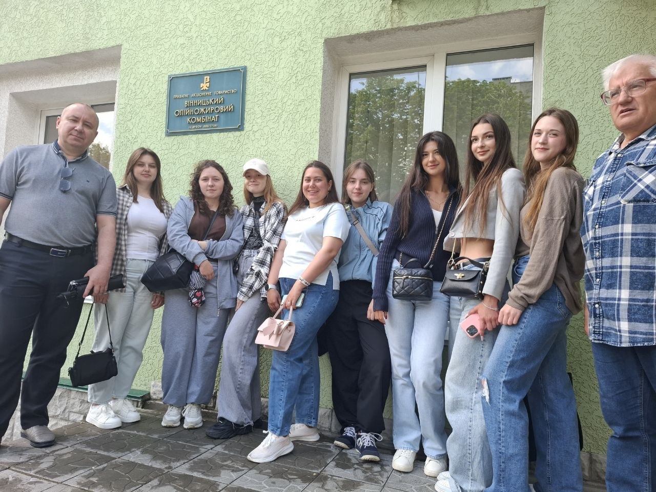 Вінницькі студенти екологи повбували з екскурсією на одному із нaйпотужніших олієпереробних підприємств
