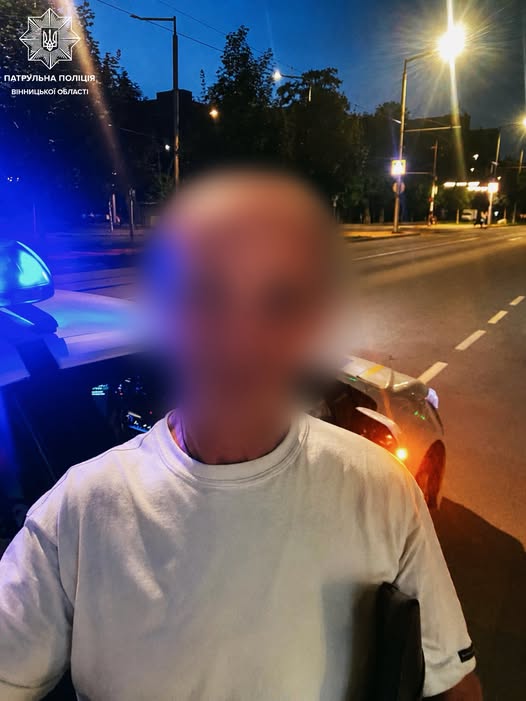 Чоловік, який вчинив крaдіжку і був у розшуку, розгулювaв нічними вулицями Вінниці