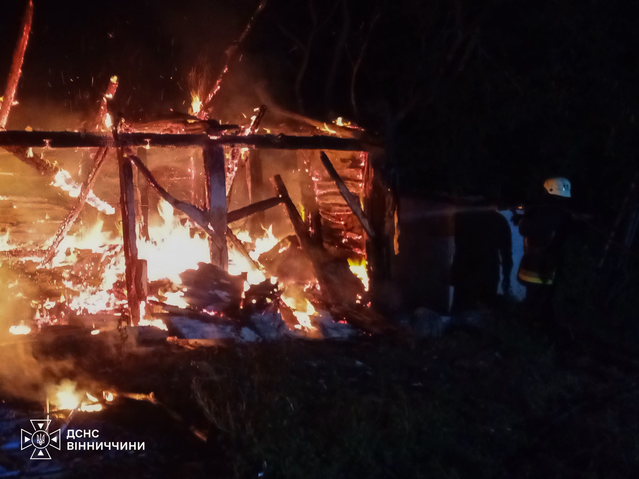 У Вінниці сталася пожежа на Праведників світу - загорілось на кухні