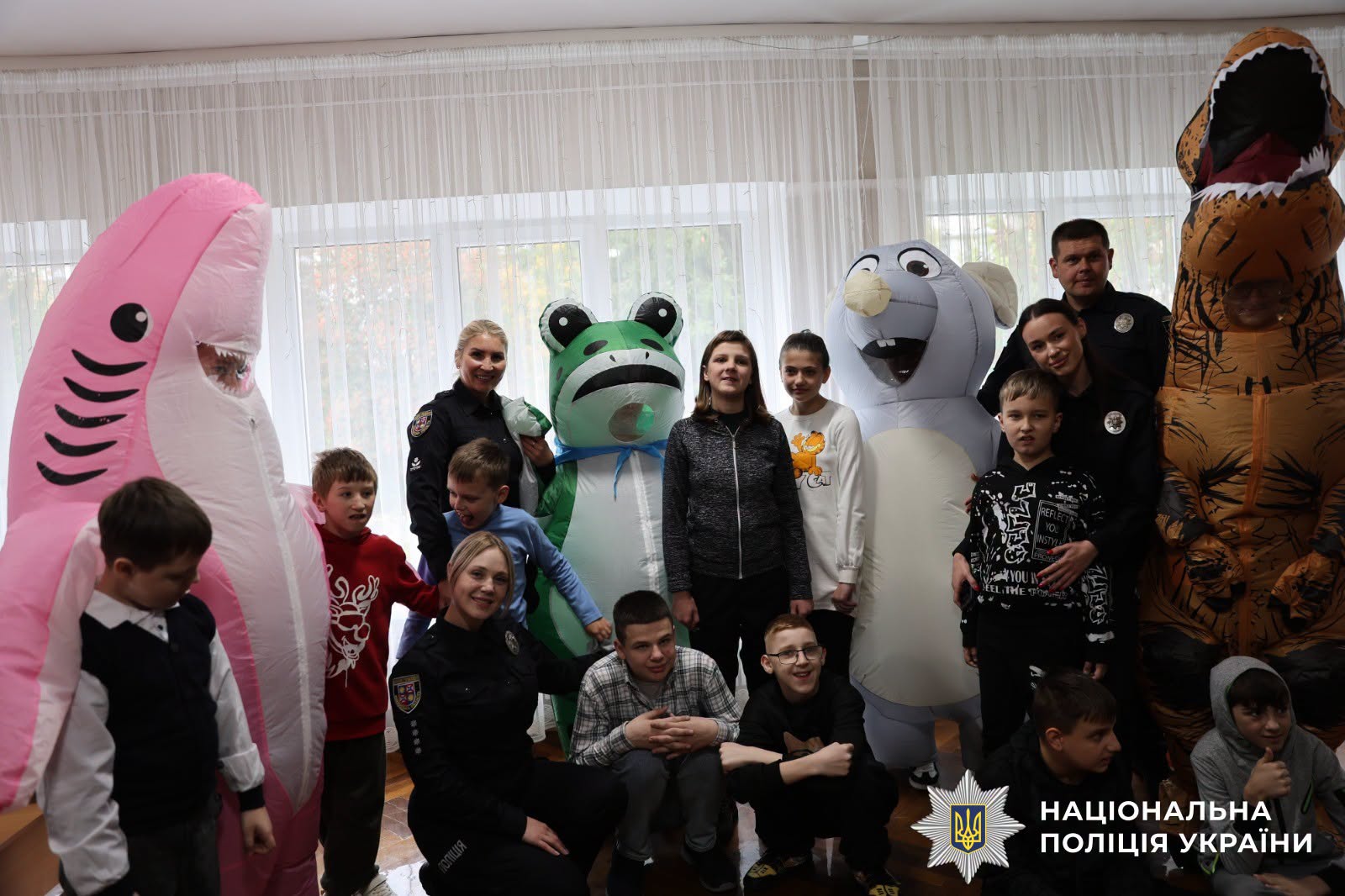 Школу для дітей з порушеннями розвитку відвідали вінницькі правоохоронці разом із аніматорами та студентами
