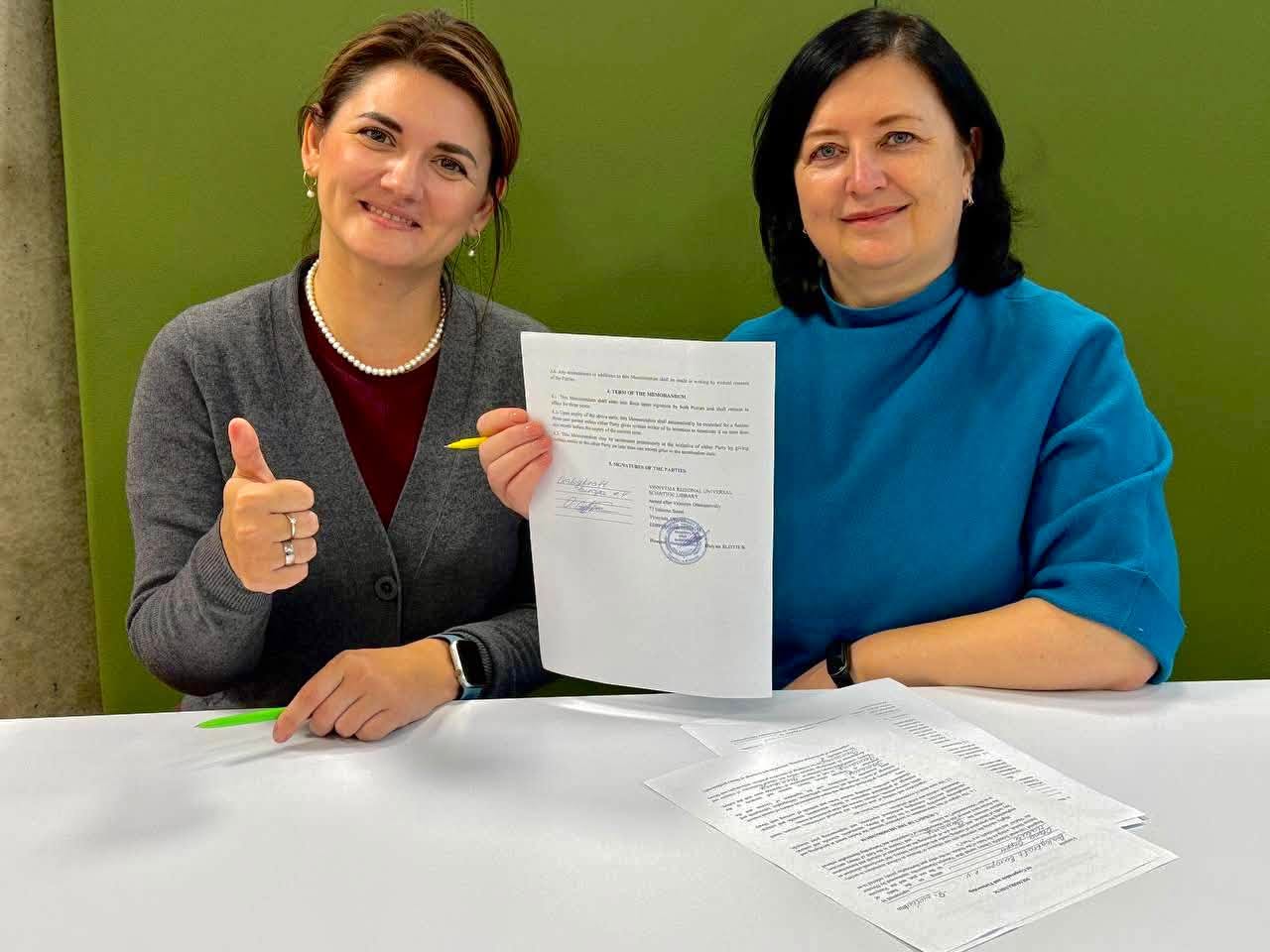 Вінницька бібліотека підписала угоду про співпрацю з організацією Dialogkraft Europa 