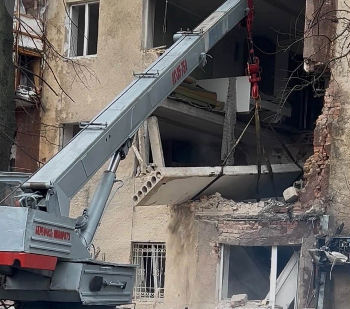 У Вінниці на допомогу рятувальникам прийшли працівники водоканалу (ВІДЕО)