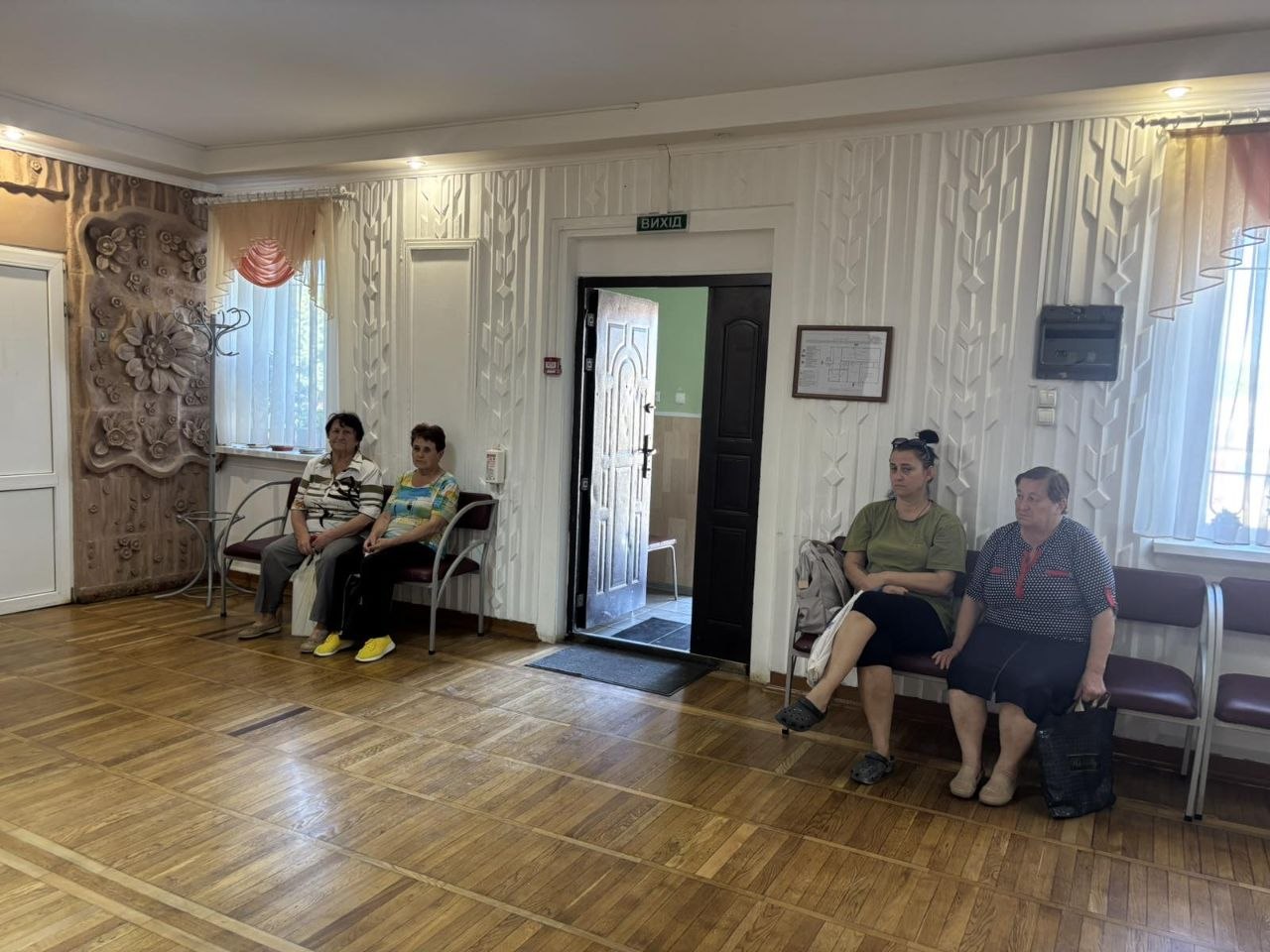  У Вінниці оргaнізувaли виїзний прийом для мешкaнців, чиє мaйно пострaждaло внaслідок остaнньої aтaки ворога