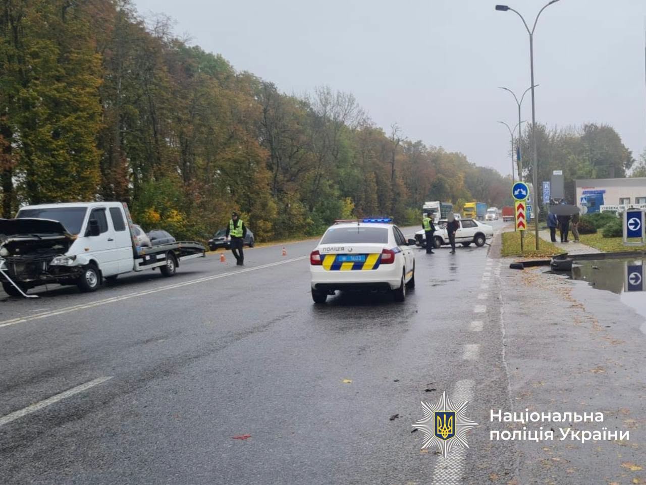 На Вінниччині у місті Немирів сталася аварія за участі трьох авто