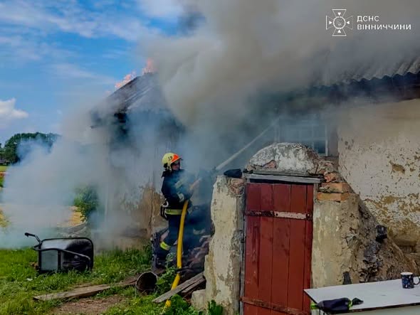 На Вінниччині горіли будинки, господарські споруди та екосистеми