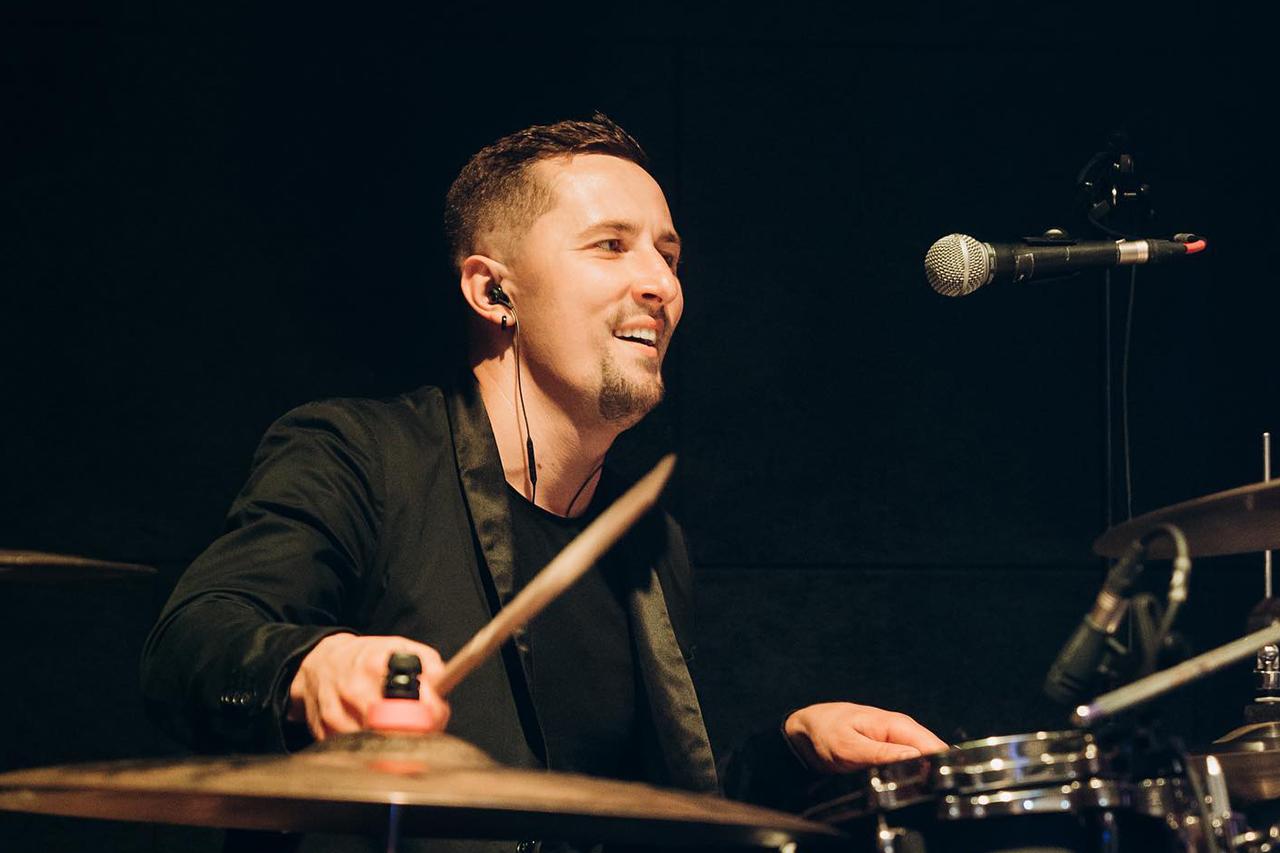 «Танцюй під ліхтарями, танцюй!» DIBROVA 17 травня вразить Вінницю яскравим концертом