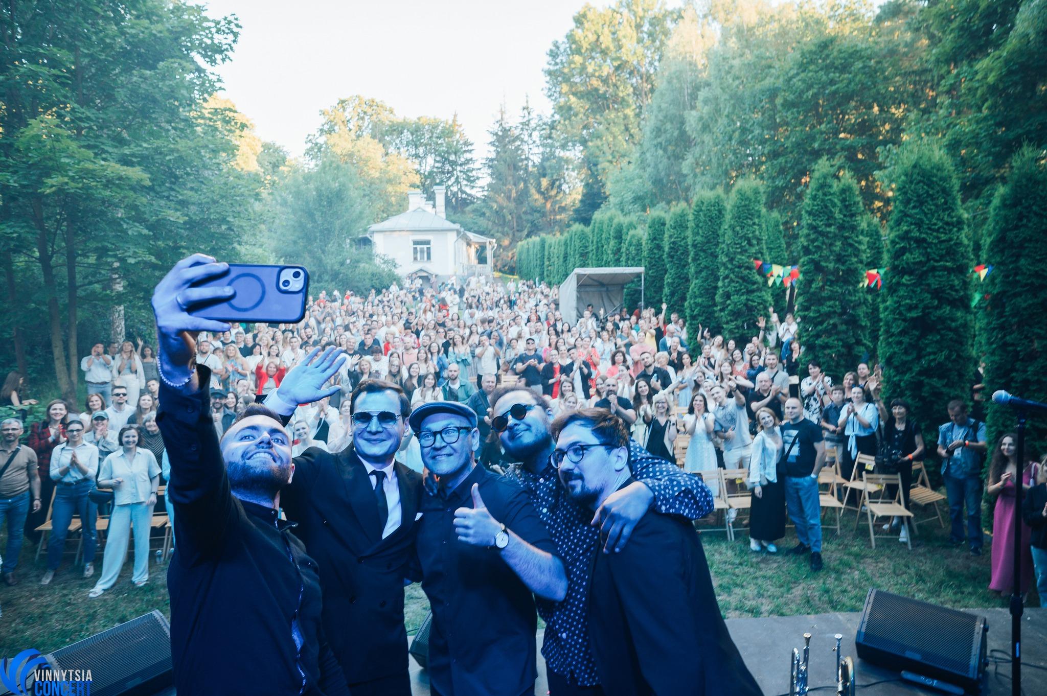 Концерт «Джазовий Sting в саду» 12 вересня у Вінниці: «Запросіть кохану людину, щоб разом насолоджуватися неймовірною атмосферою!»