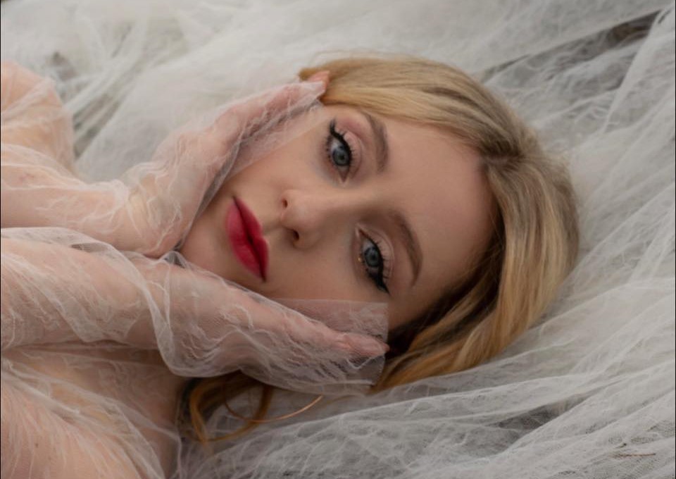 «Фата» і важливі сенси: Vivienne Mort 24 травня у Вінниці з незабутнім концертом