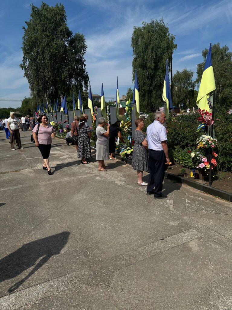 У Піщанці відкрили Алею Слави на честь полеглих Героїв України