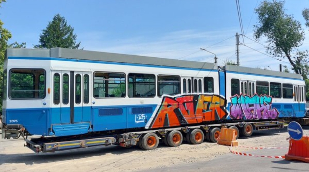 До Вінниці прибув ювілейний трамвай із Цюриха: 40-й із 70