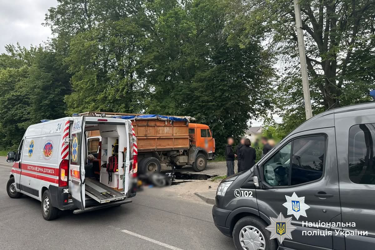 Фатальна ДТП у Вінниці: загинув мотоцикліст внаслідок зіткнення з вантажівкою
