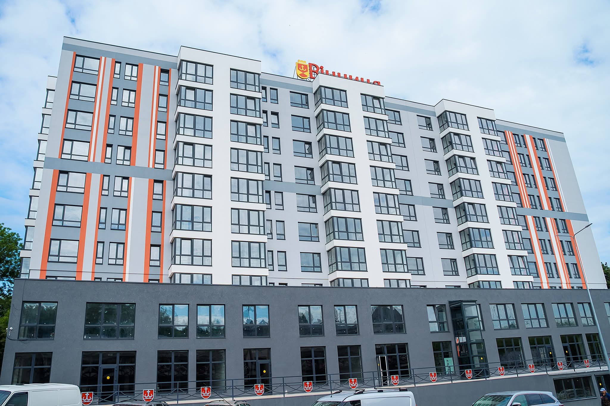 У Вінниці новоселами муніципального житла стали військові, медики, освітяни та інші фахівці громади