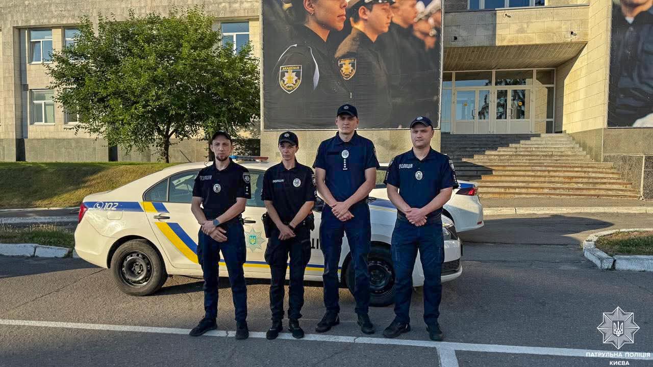 У Києві патрульні запобігли спробі самогубства