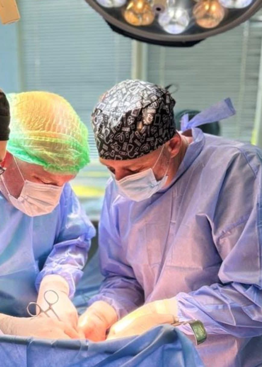 Вінницький хірург Гуменюк разом із колегами врятував пораненого воїна: операція була на межі можливого