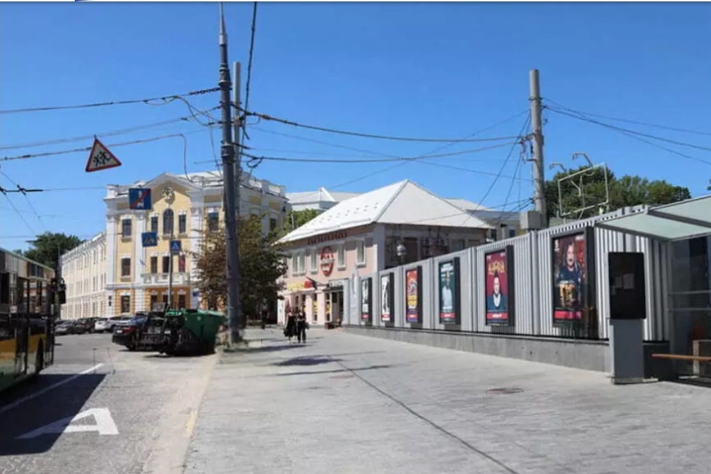 У Вінниці вирішили не повертати зупинку біля гімназії № 2. Натомість заплановано встановлення світлофора