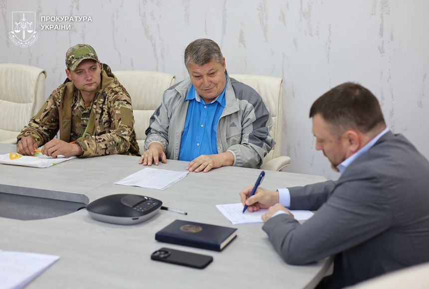 На Вінниччині прокурори розслідують справу військового, у якого вкрали землю та знесли батьківську хату