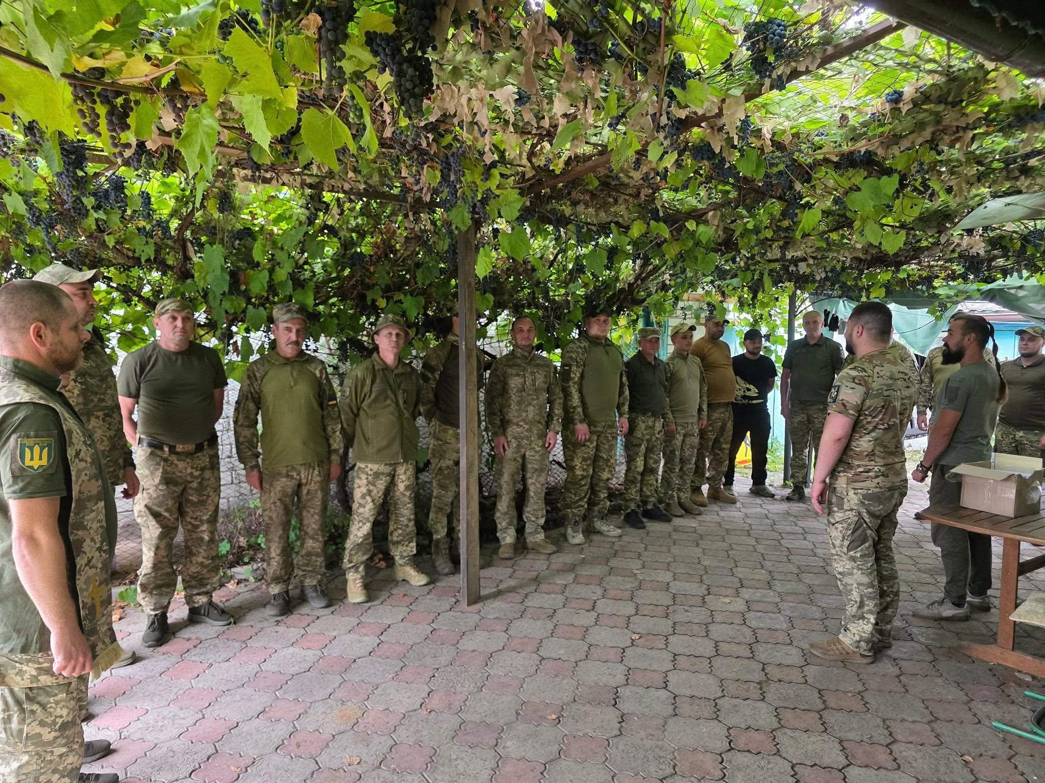 Воїни 5-го батальйону 120-ї бригади ТрО отримали нагороди від Головнокомандувача ЗСУ