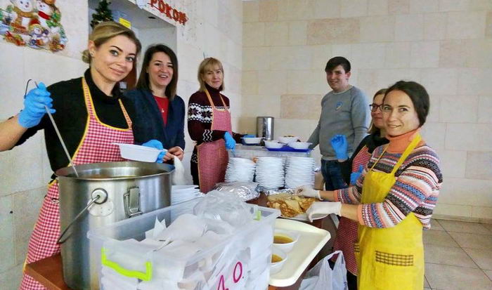 Проект, который бесплaтно кормит одесских пенсионеров, отметил полгодa