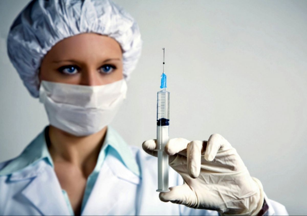 Уряд Польщі повідомив коли почнеться вакцинація від COVID-19