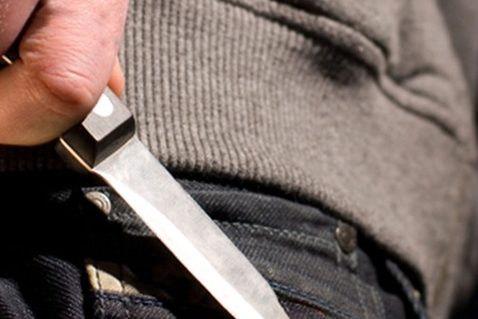 У Хмельницькому психічнохворий юнак з ножем накинувся на 9-річну дівчинку