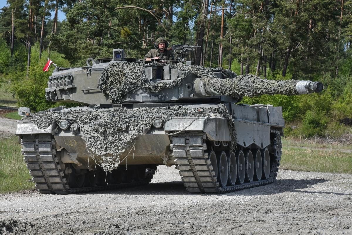 Польща готова створити центр обслуговування танків Leopard