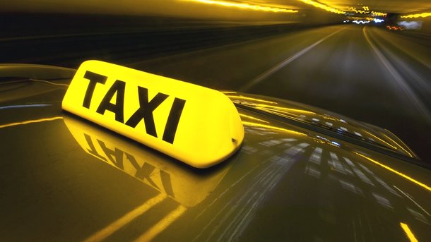 У Тернополі таксист побив п’яного пасажира