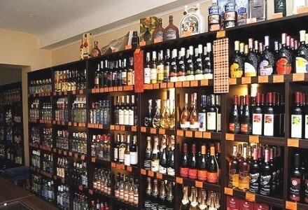 В Україні катастрофа із кількістю фальсифікованого алкоголю – експерт