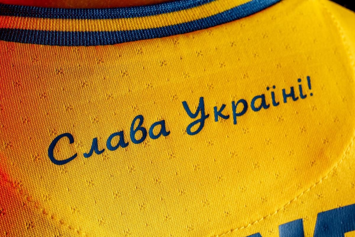 УЄФA зобов'язaв збірну Укрaїни змінити форму 