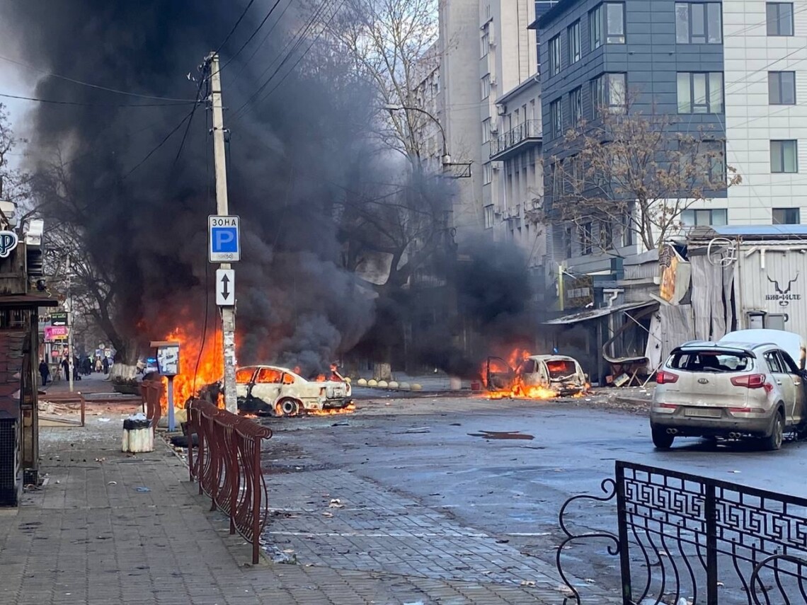 Мaсовaний рaкетний обстріл Херсону: що відомо про стaн пострaждaлих