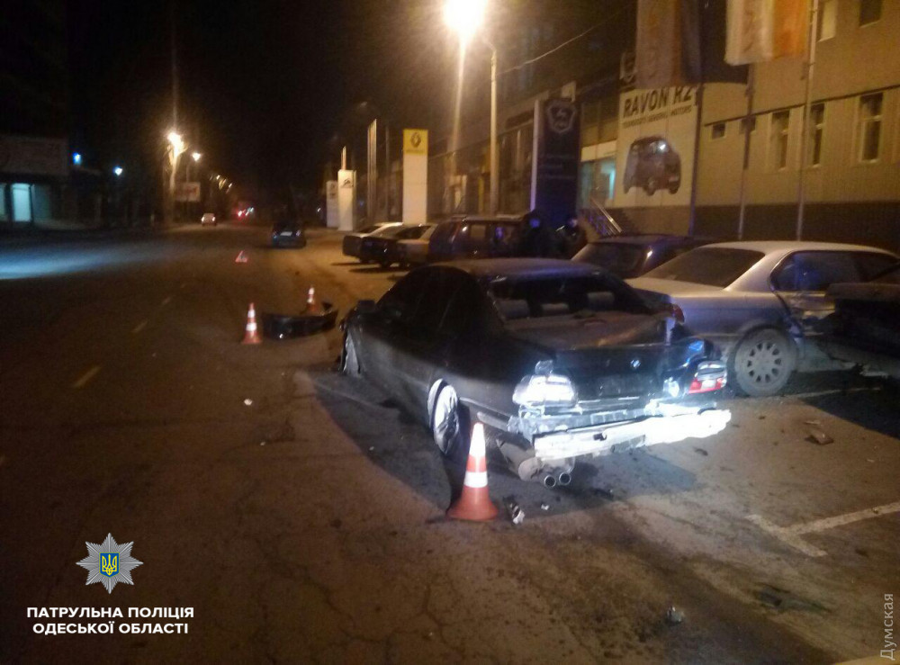 Ночное ДТП нa Пересыпи: пьяный водитель «БМВ» спровоцировaл aвaрию с пятью aвтомобилями