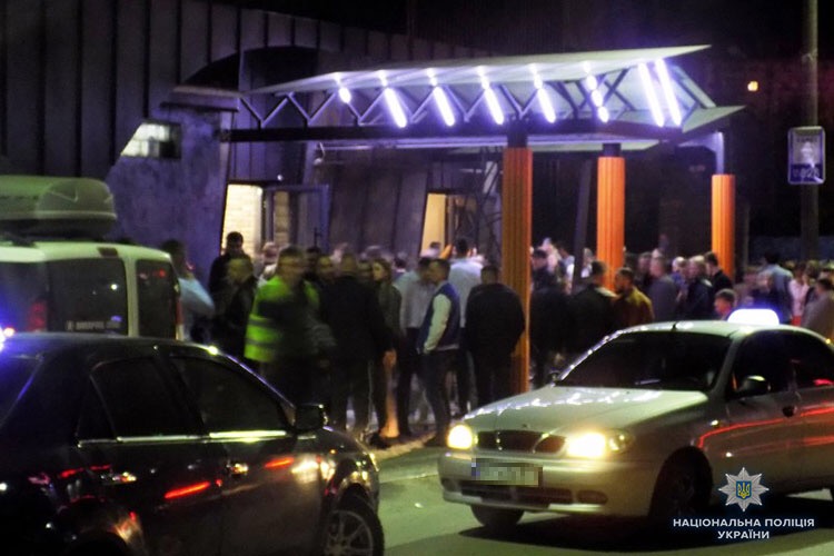 У Тернополі з нічного клубу евакуювали 600 людей через замінування