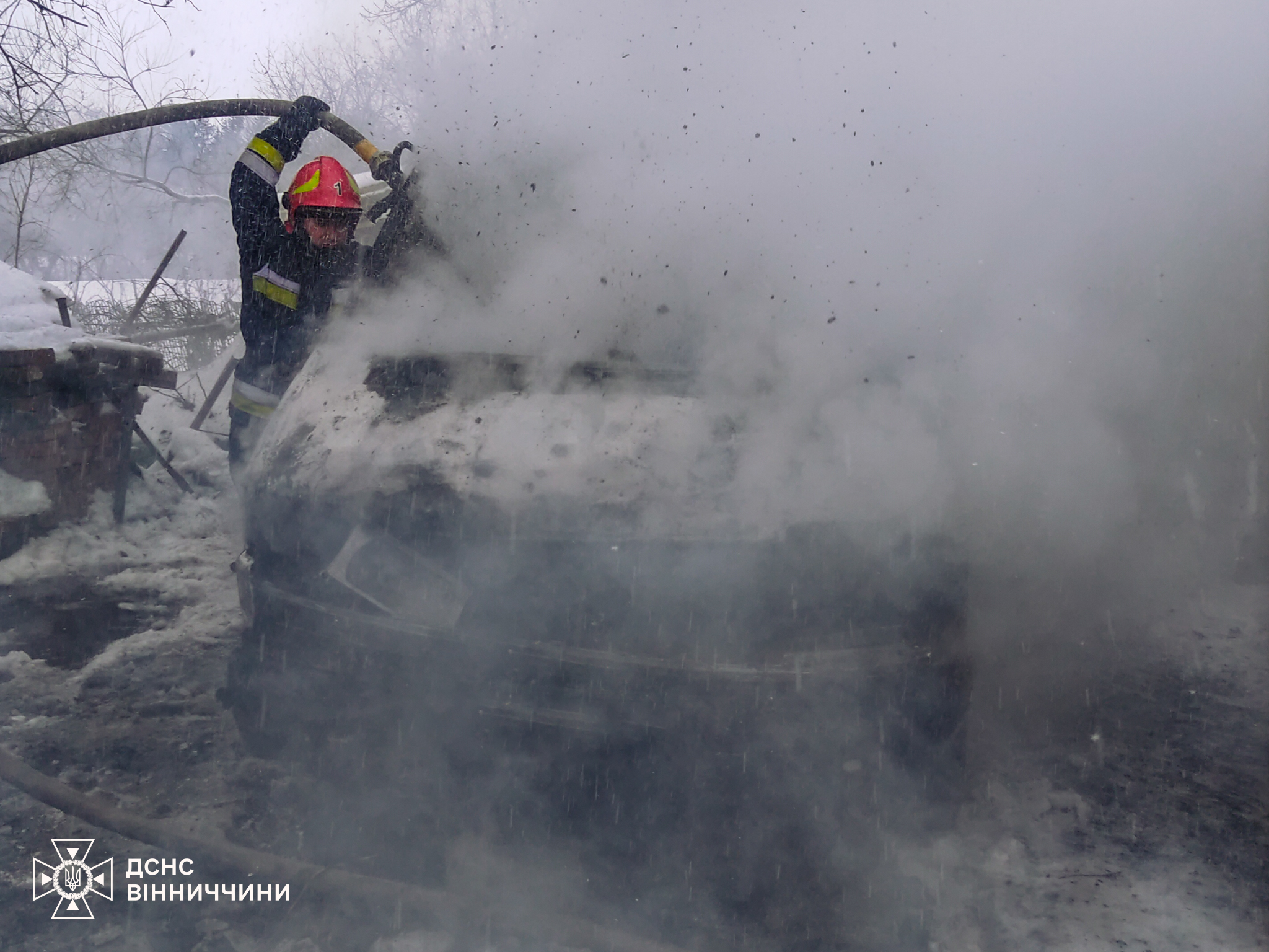 У Вінницькому районі загорілись дві автівки