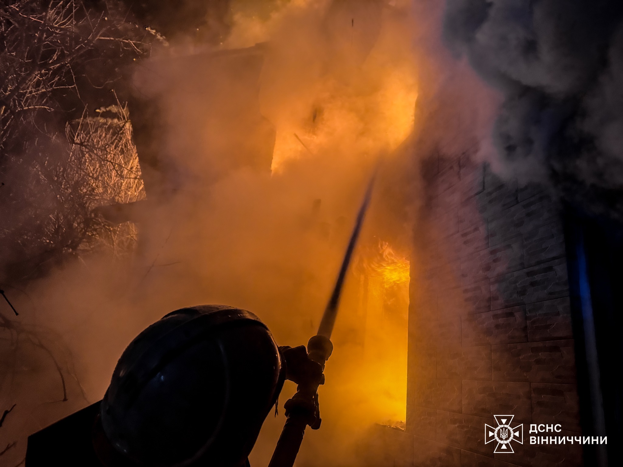 На Вінниччині сталася пожежа в адміністративній будівлі