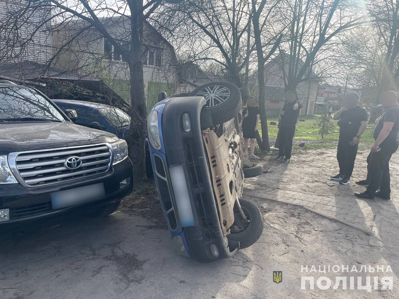 В‘їхав у двір будинку – вінницькі копи розслідують масштабну ДТП