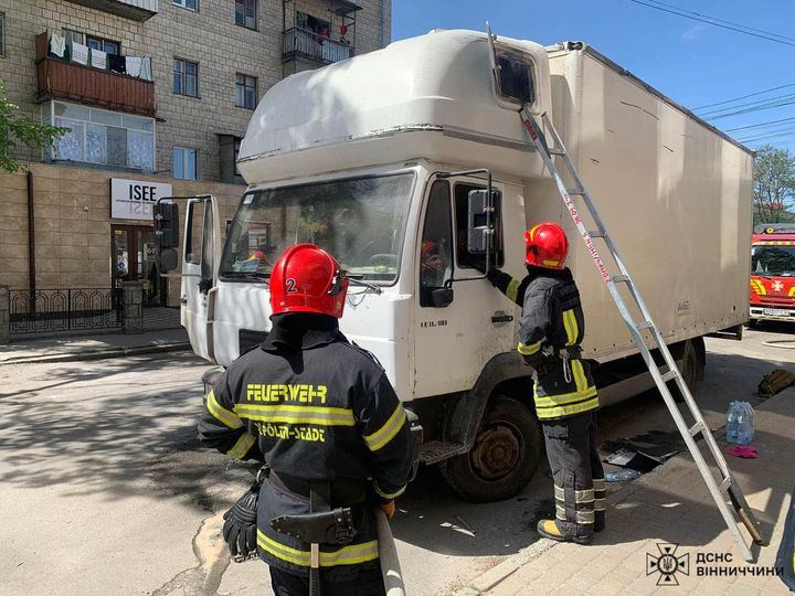 У Вінниці зaгорілaсь вaнтaжівкa