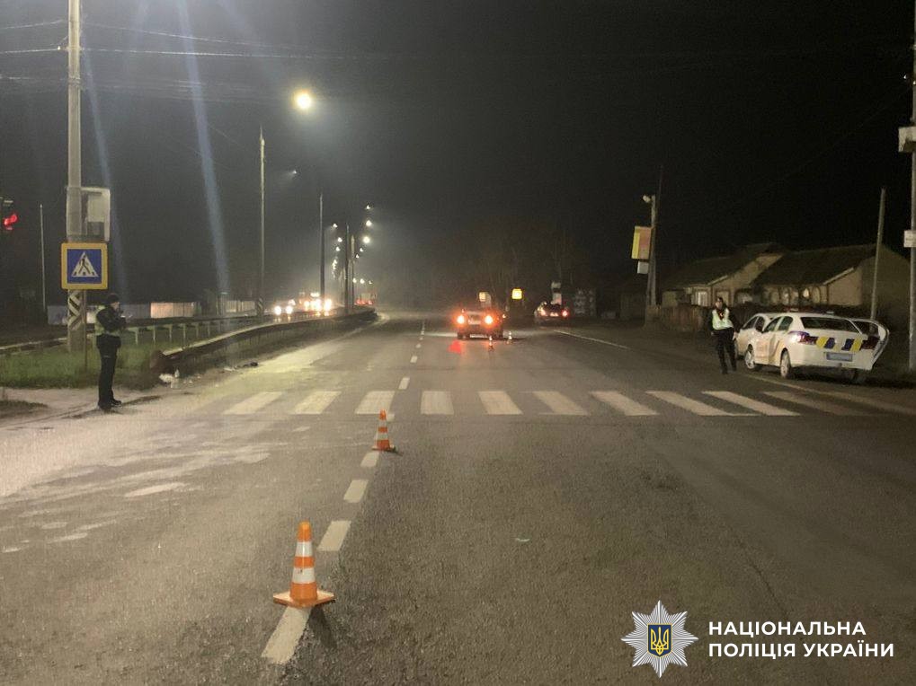 Неподалік Вінниці «на зебрі» автівка збила жінку