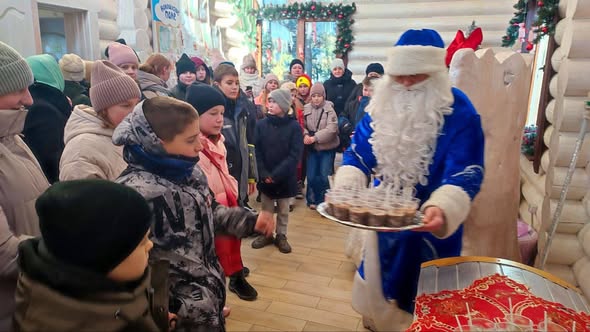 Подільський чарівник, який відкрив резиденцію у Вінниці, чекає гостей (ВІДЕО)