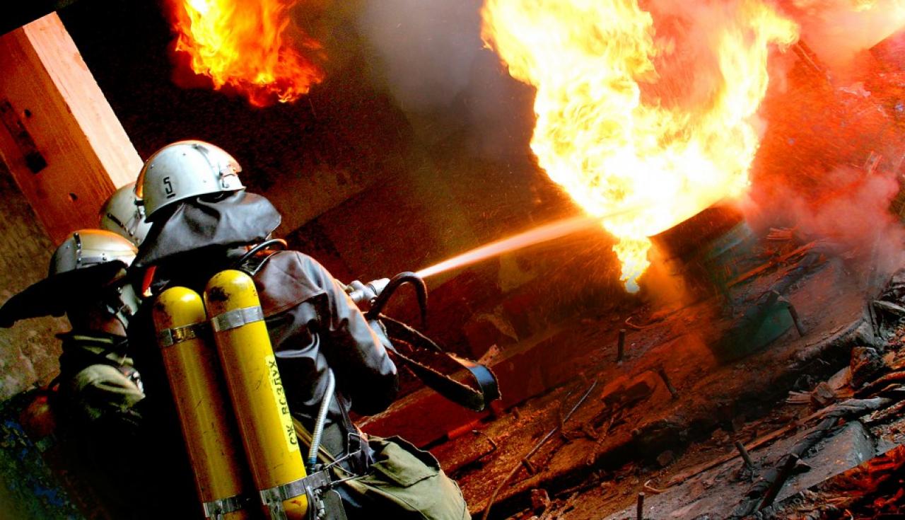 Поздно вечером в Белгороде-Днестровском горел тубдиспансер: врачи и спасатели эвакуировали 8 больных