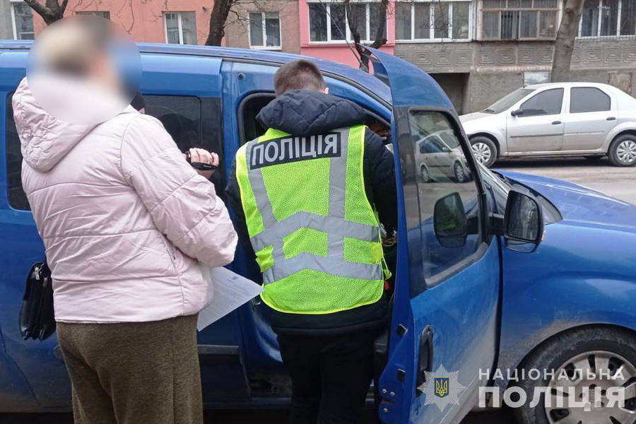 На Вінниччині розкрито масштабний бізнес з виробництва сурогатного алкоголю: залучена ціла родина