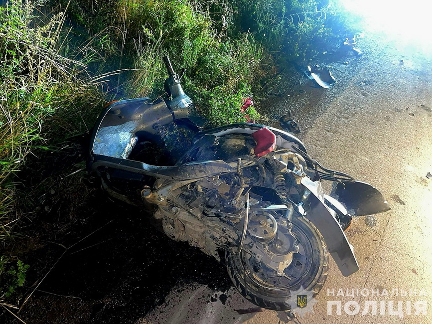 Смертельна ДТП на Вінниччині: водій Mercedes скоїв наїзд на скутер та втік з місця аварії