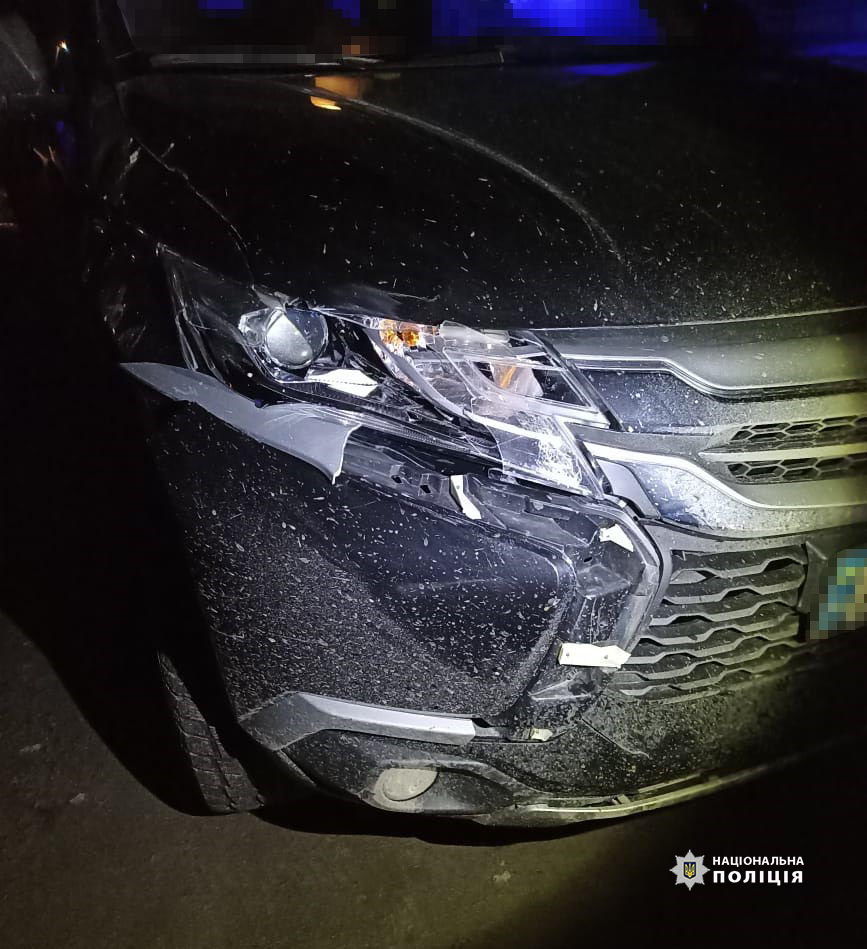 Нa Вінниччині чоловік, який перебігaв дорогу, потрaпив до лікaрні 