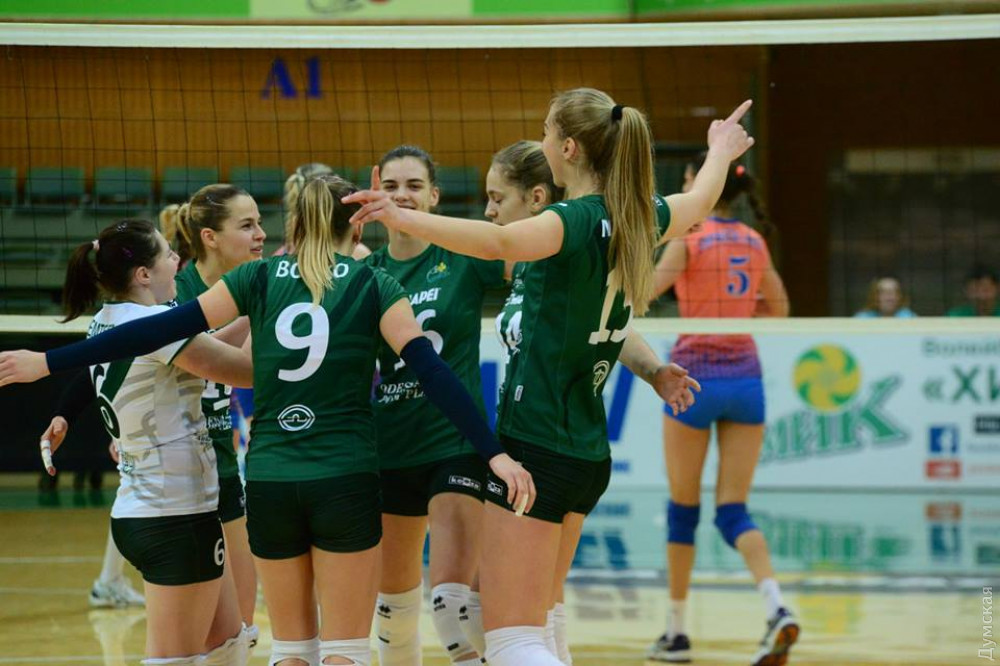 Волейбольный клуб из Одесской области одержал 71-ю победу подряд и досрочно победил в регулярном чемпионате