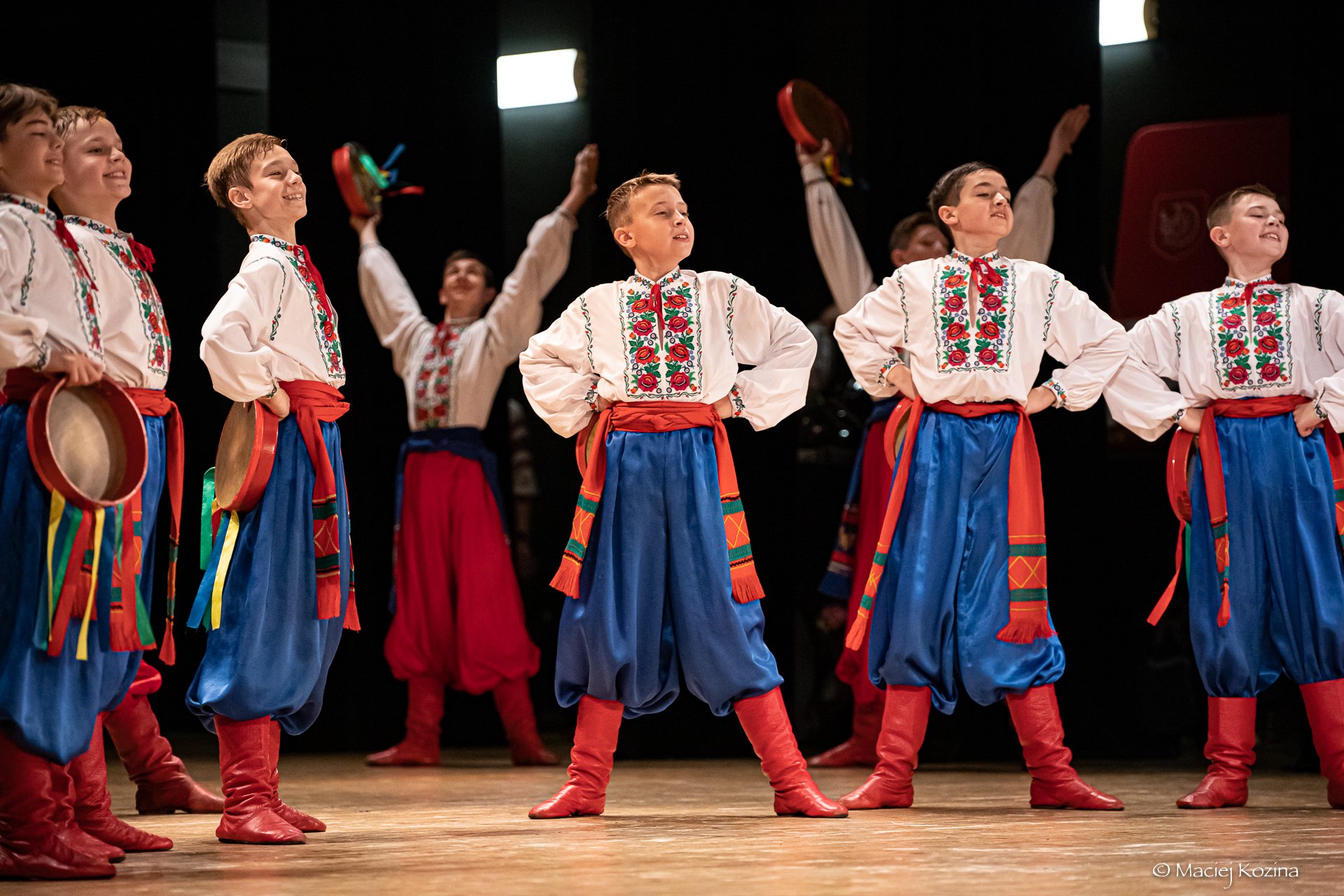 Народний ансамбль танцю "Барвінок" виступив у Польщі з благодійними концертами